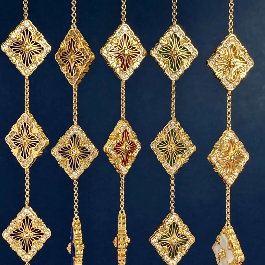 Van Cleef & Arpels Magic Alhambra Bracelet